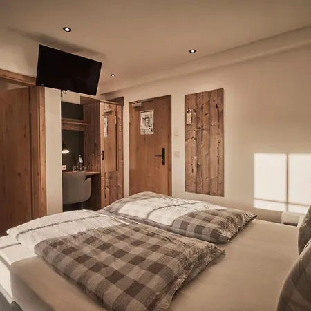 מלון Rait'ner Wirt 3*